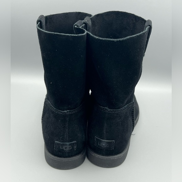 UGG
Josefene Suede Boots Size 8 NWOT - Picture 3 of 6
